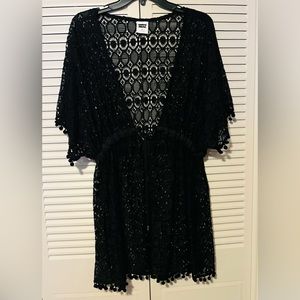 Wave Zone NWOT and never worn size Medium Swim Cover Up in Black.